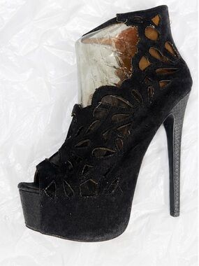 Bebe lattice ankle strap platform heel shoes 6